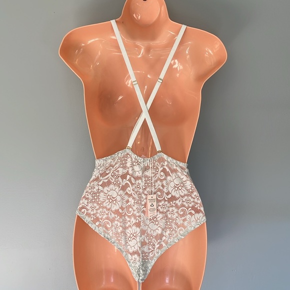 Comin’in HAHt Lace bodysuit - SZ S - something blue - NWT - Picture 4 of 13